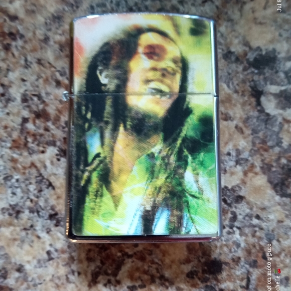 - Bob Marley Refillable lighters - Picture 6 of 7